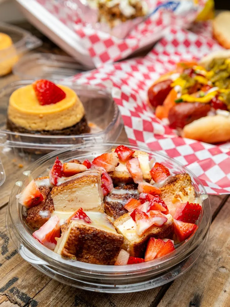 Churrocheascake and Chocoflan